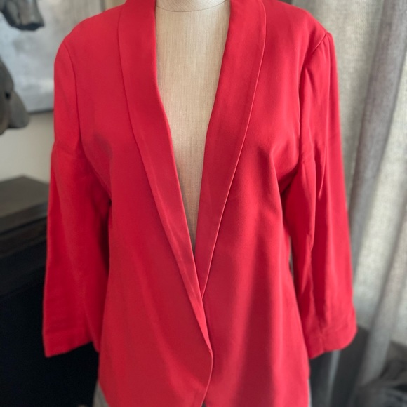 H&M red tuxedo lapel blazer - Picture 2 of 9